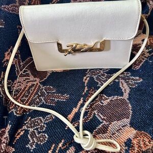 1996 Sasha white bag gold details panther shoulder